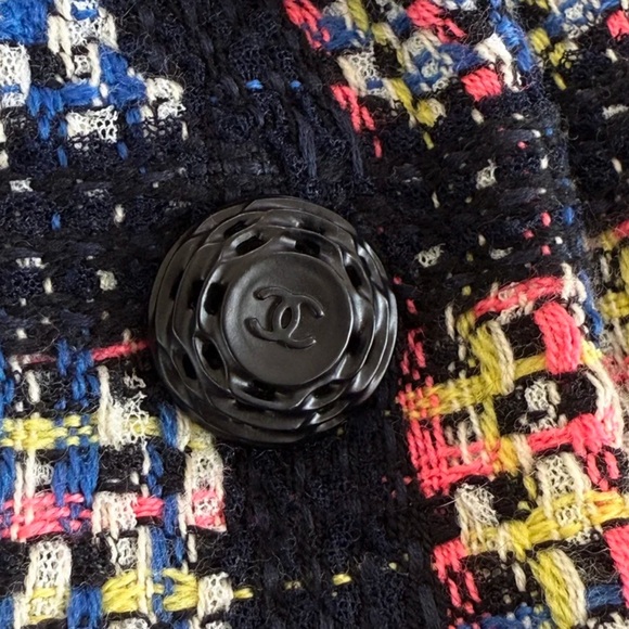 Authentic Chanel - Picture 4 of 10